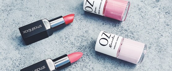 NAILPOLISH VS LIPSTICK